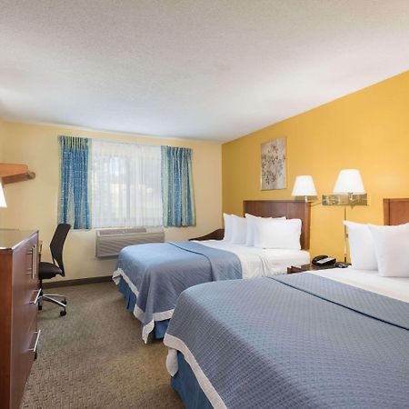 Days Inn By Wyndham גרינפילד מראה חיצוני תמונה