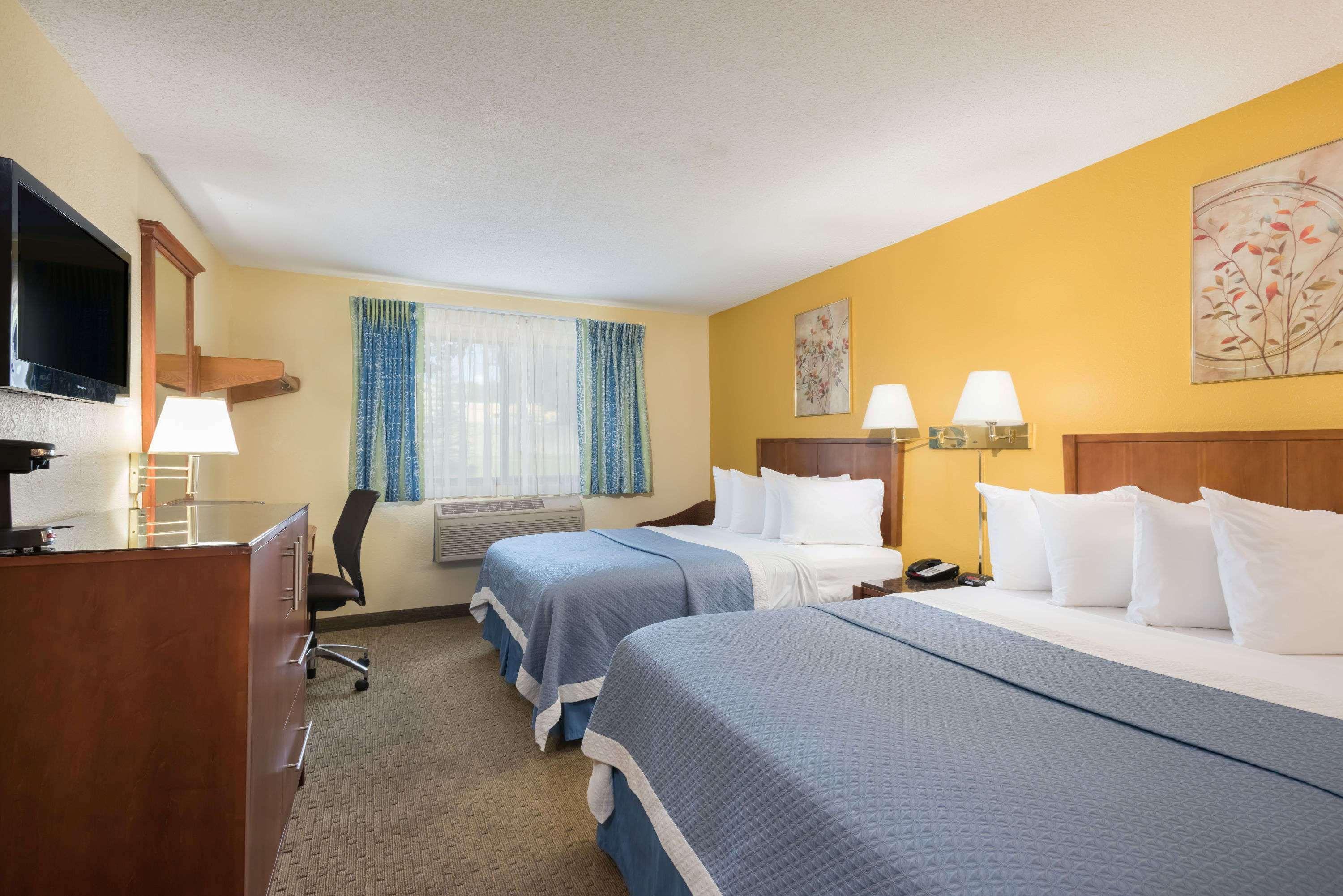 Days Inn By Wyndham גרינפילד מראה חיצוני תמונה